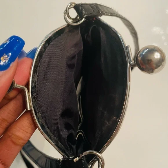 Mini Red Harajuku Purse - Picture 3 of 4